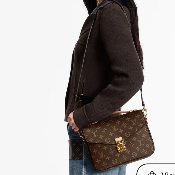 Louis Vuitton Pochette Métis - Picture 16 of 16